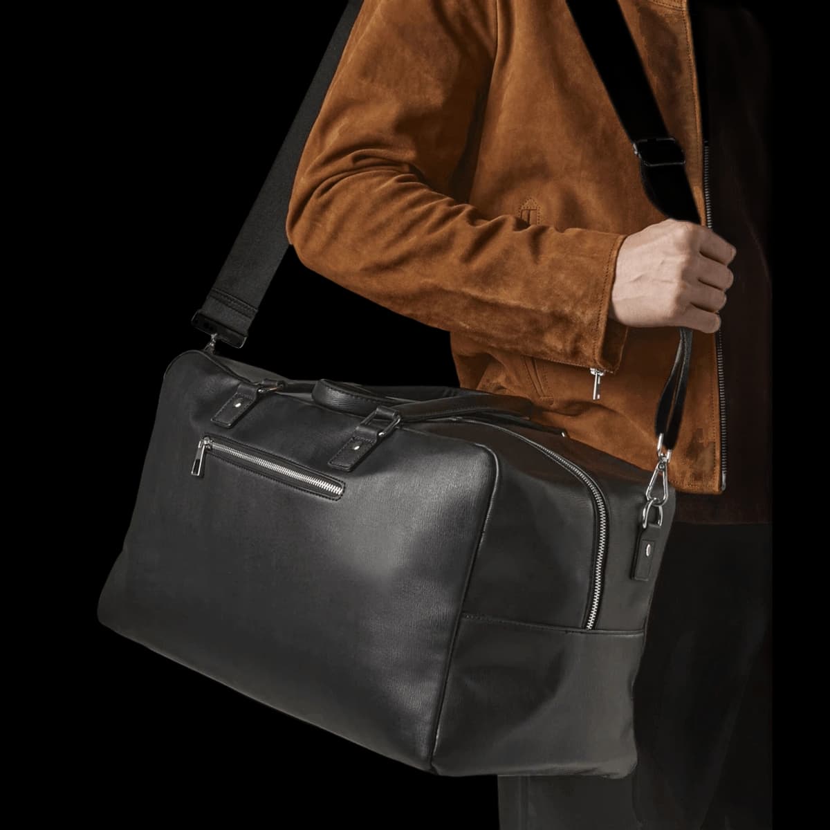Quadra Tailored Luxe Weekender — model