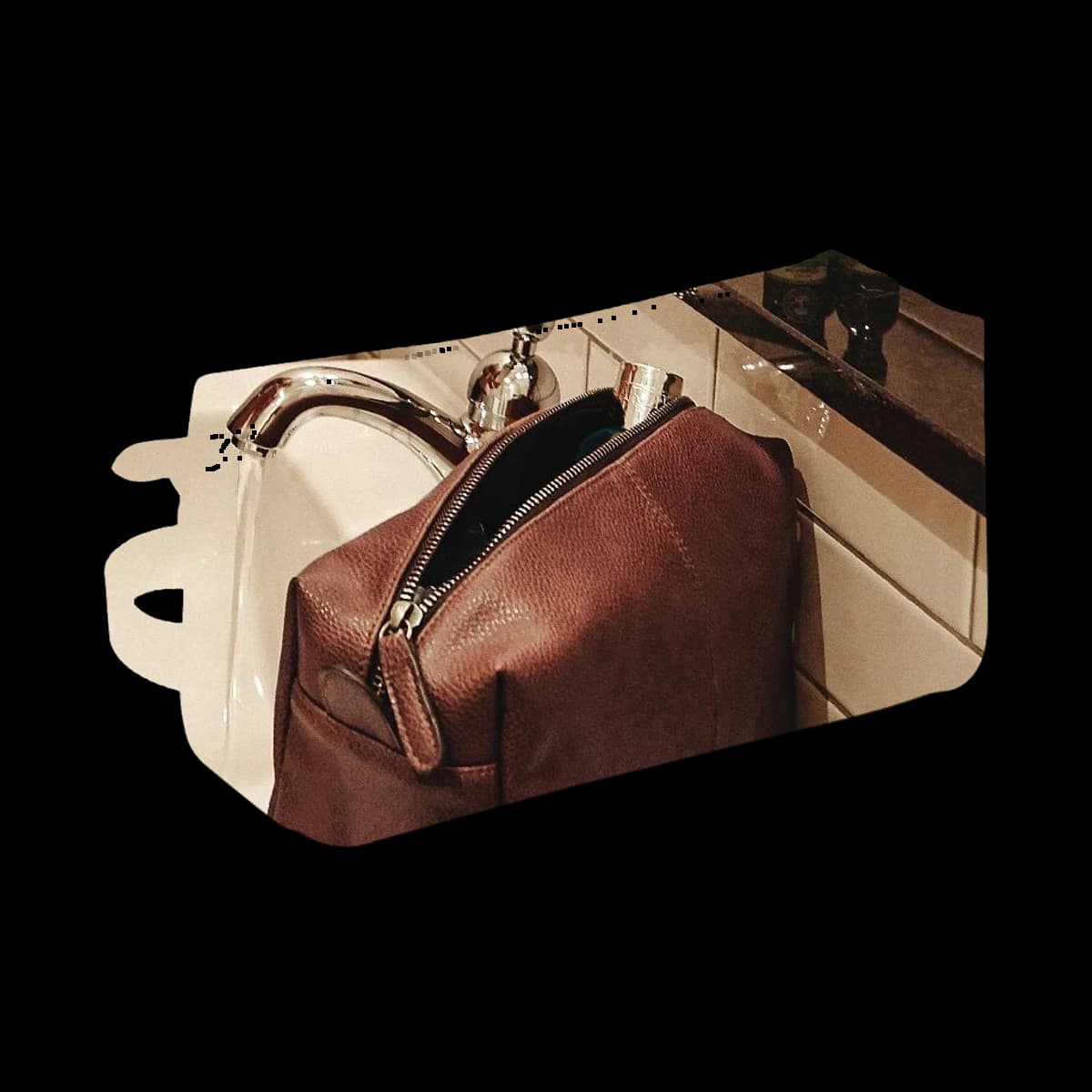 Quadra NuHide® Wash Bag — front