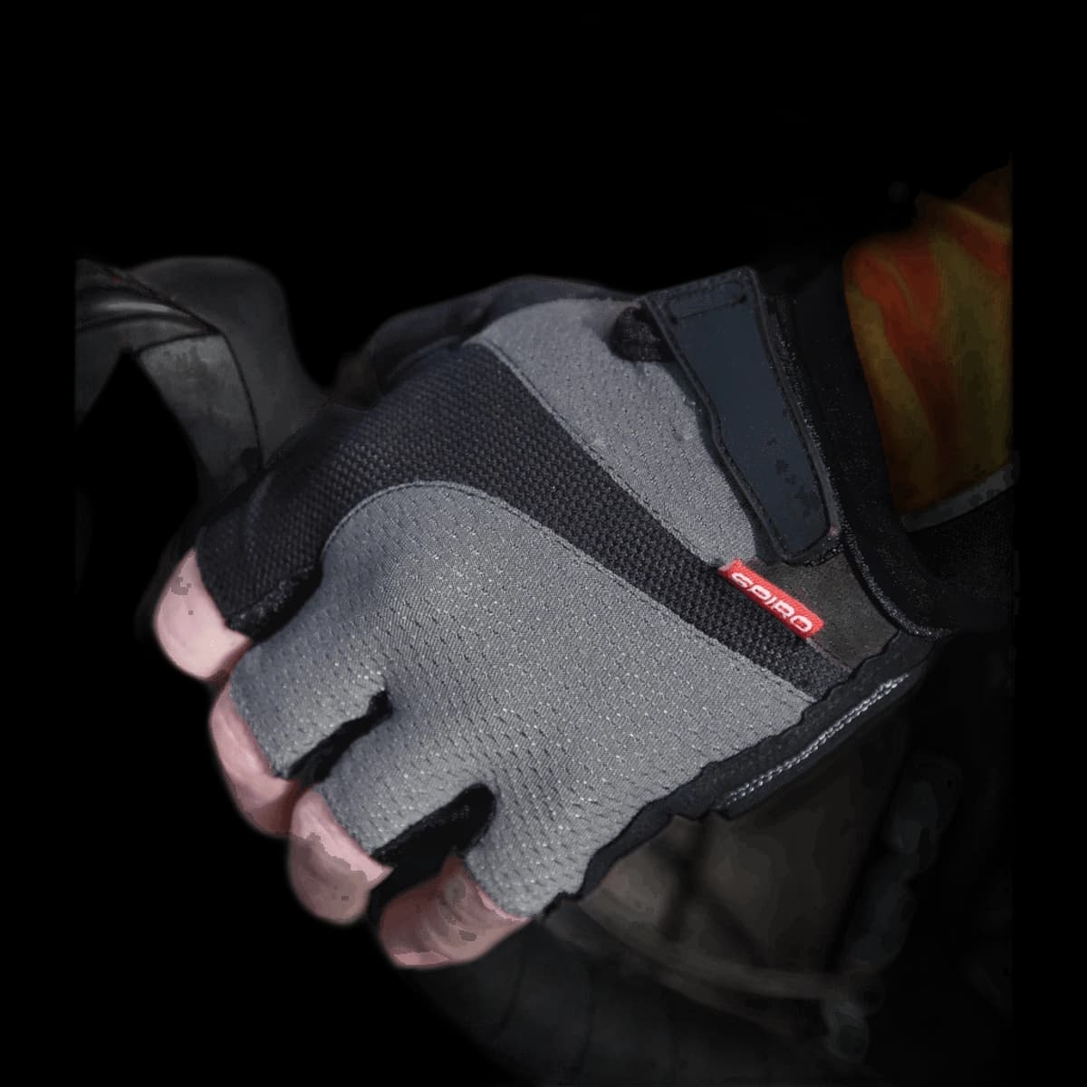 Spiro Fingerless Summer Short Gloves — model